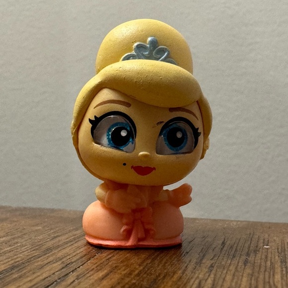 RARE | Charlotte | Princess & the frog | doorables | series 7 - Picture 1 of 1